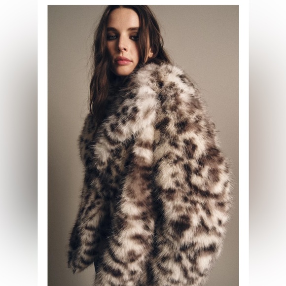 ZARA BLOGGERS FAV FAUX FUR ANIMAL PRINT COAT - Picture 2 of 10
